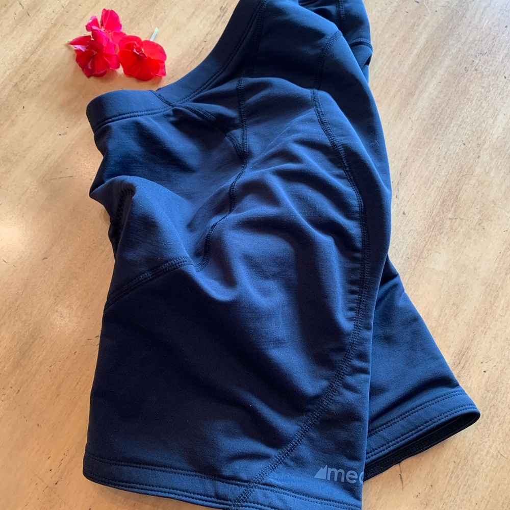 MEC women’s size med black bike shorts